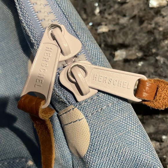 Herschel book bag - Picture 6 of 10